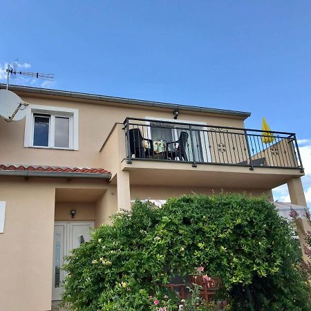 Apartman Laura Tribalj Exterior foto