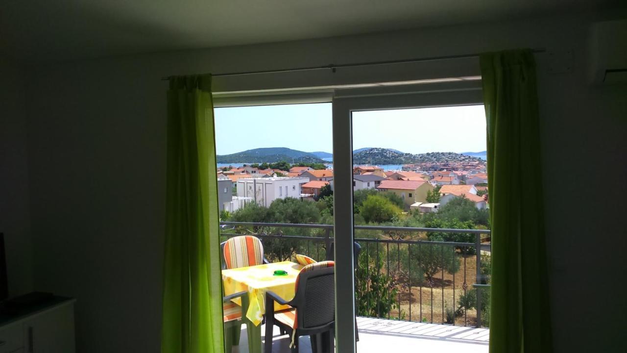Apartman Laura Tribalj Exterior foto